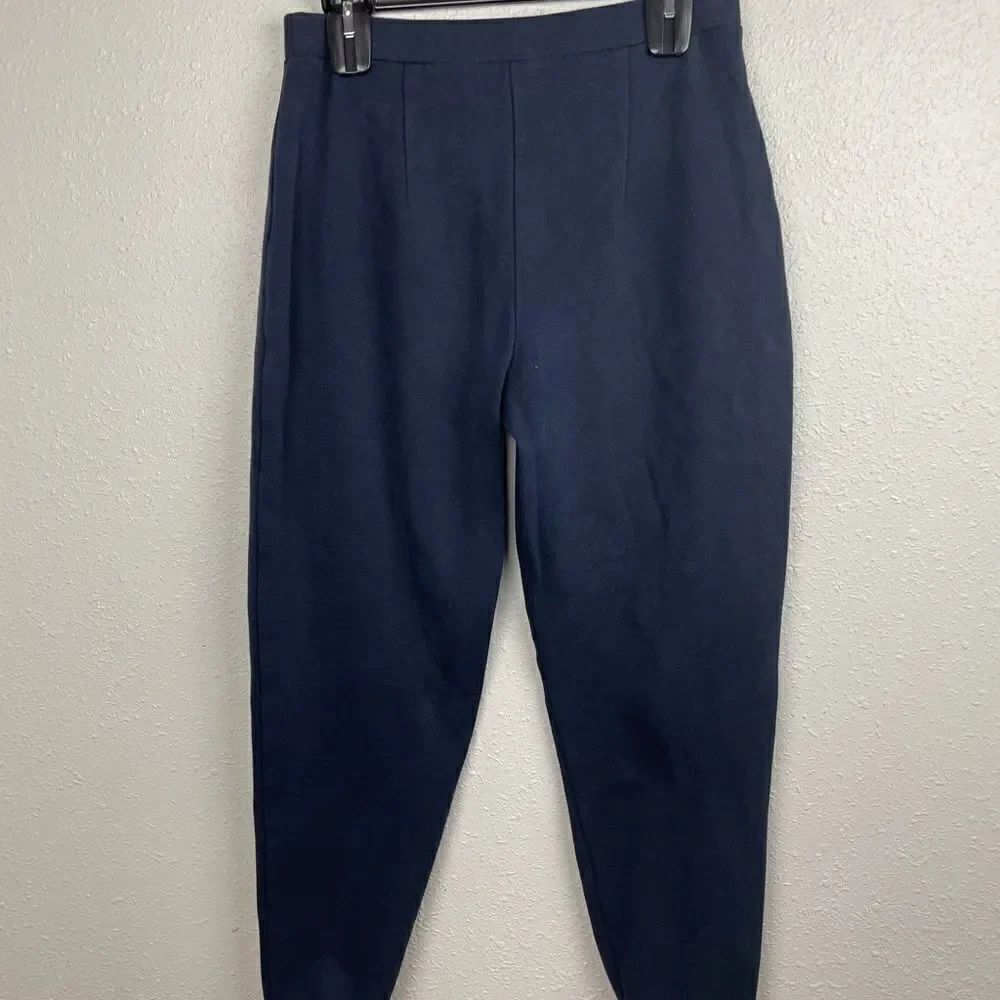 Chaus Sport Navy Blue Cropped Sweat Pants Size M EUC